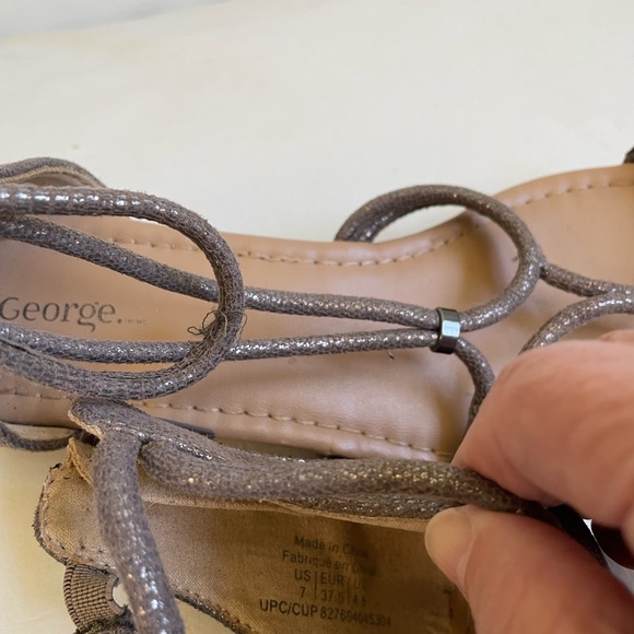 PEWTER GREY SILVER FLAT WEDGE SANDAL STRAPS STRETCH ZIPPER OPEN TOE GLADIATOR - Picture 7 of 12